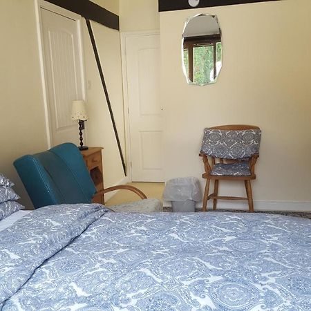 Follets B&B Pewsey 외부 사진