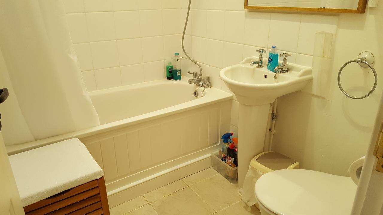 Follets B&B Pewsey 외부 사진